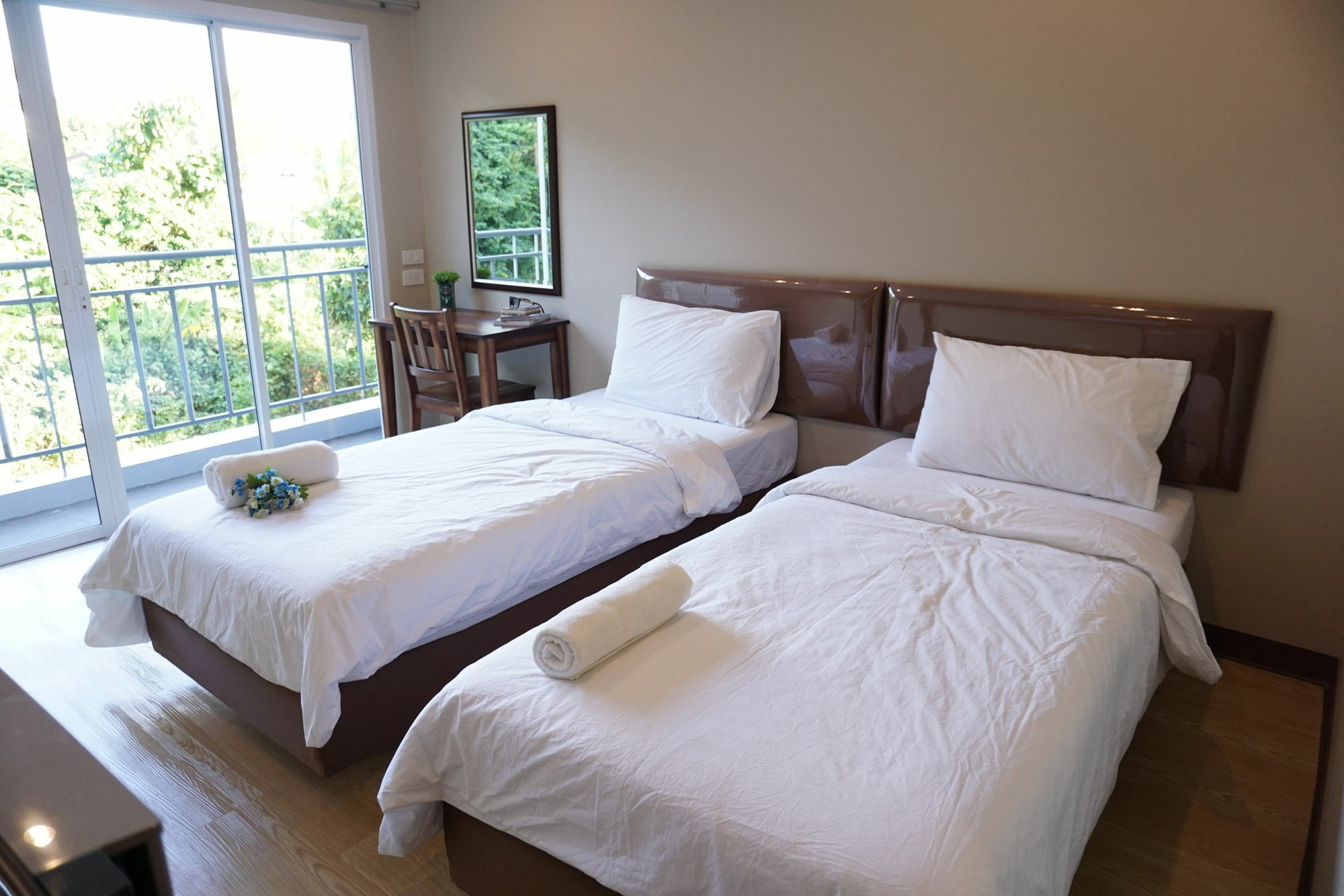 Chompu Nakarin Apartment Trang Exteriör bild